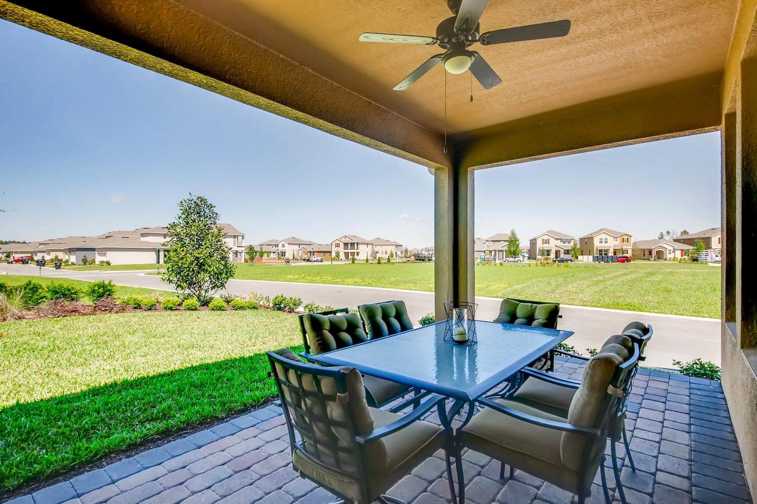 Sea Cliff covered rear patio